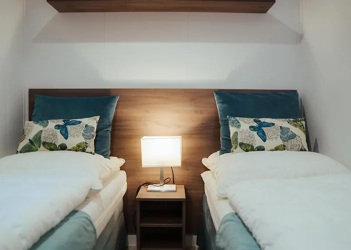 Gugel * 노이엔부르크 암 라인